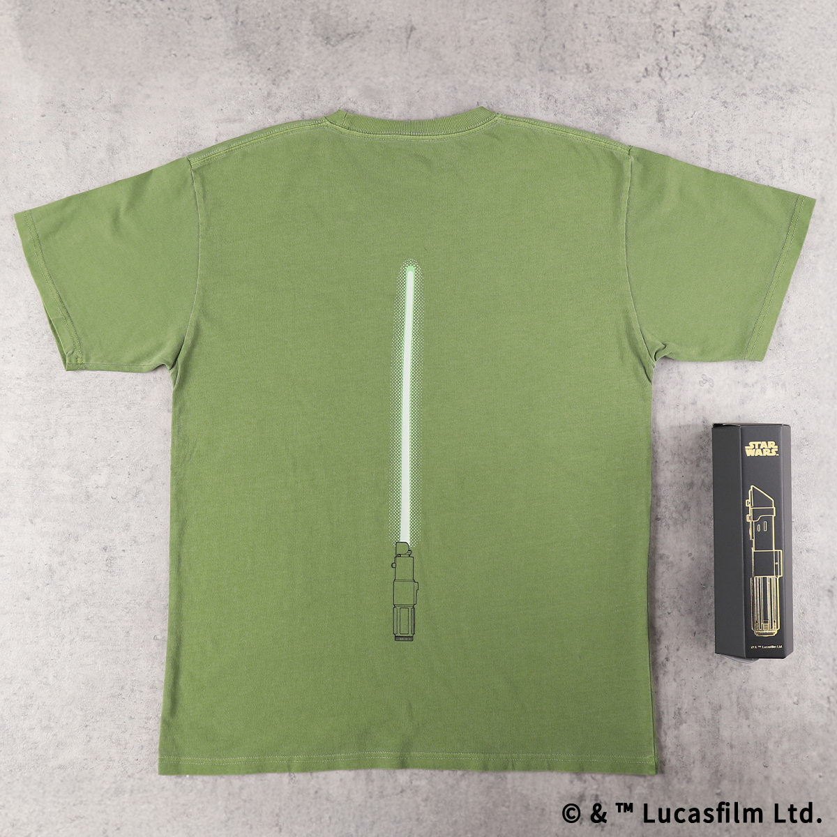STAR WARSライトセーバーBOX入り 蓄光Tシャツ ヨーダ