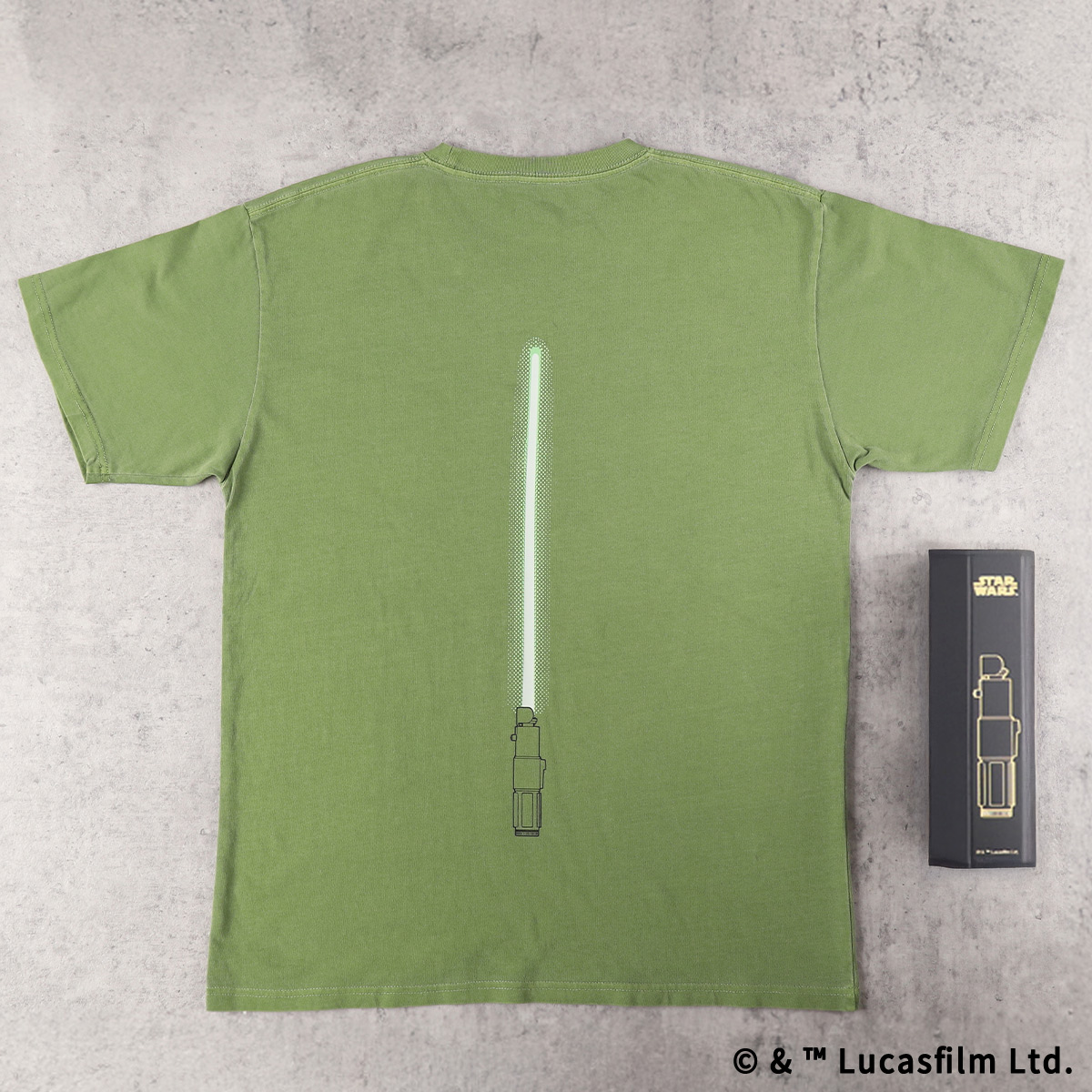 STAR WARSライトセーバーBOX入り 蓄光Tシャツ ヨーダ